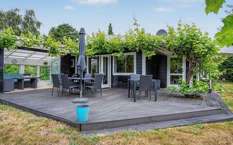 Birge - 600M from the Sea: Busk, Skygge, Have, Bunddække, Dæk, Udendørs Struktur, Gård, Backyard, Udendørs Møbler