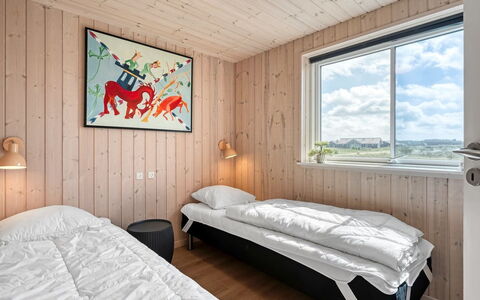 Ija - 1.3Km from the Sea: Træ, Soveværelse, Seng, Sengetøj, Sengetøj, Bed Frame, Planke, Bejdse, Hårdttræ, Design