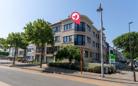 Centrally Located The Corner: Bygning, Vindue, Byområde, Lejlighed, Boligområde, Kvarter, Asfalt, Urban Design, Ejerlejlighed, Hovedstadsområde