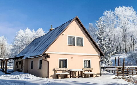 Babí: Boligområde, Lejlighed, Estate, Udvej, Mansion, Altan, Villa, Svømmepøl