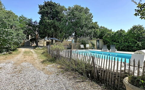 Villa Piscine - Aigues-Vives: Boligområde, Lejlighed, Estate, Udvej, Mansion, Altan, Villa, Svømmepøl