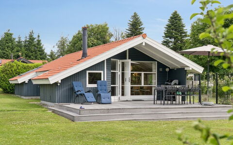 Naninja - 680M from the Sea: Hjem, Sommerhus, Estate, Skygge, Udvej, Garden Bygninger, Sidespor, Veranda, Udendørs Møbler, Eco Hotel
