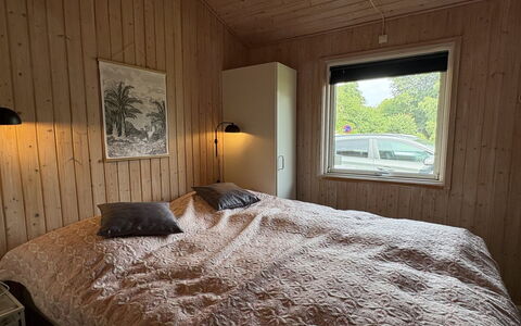Eerika - 1Km from the Sea: Træ, Soveværelse, Gulvbelægning, Etage, Hårdttræ, Seng, Bejdse, Sengetøj, Bed Frame, Sengetøj