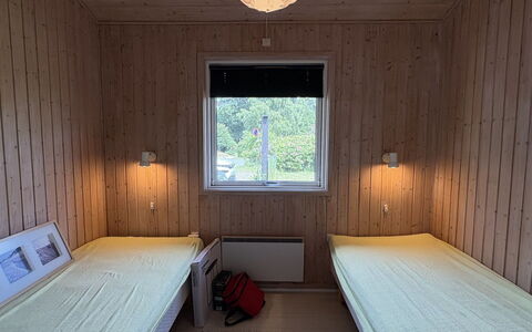 Eerika - 1Km from the Sea: Træ, Gulvbelægning, Etage, Indretning, Loft, Værelse, Soveværelse, Seng, Bejdse, Hårdttræ