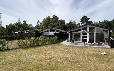 Eerika - 1Km from the Sea: Tag, Hjem, Boligområde, Hus, Land Lot, Sommerhus, Estate, Skygge, Forstad, Landscaping