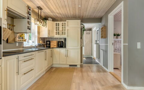 Myrra: Træ, Gulvbelægning, Indretning, Loft, Cabinetry, Etage, Trægulve, Køkken, Hjem, Countertop