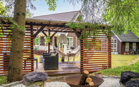 Myrra: Træ, Sommerhus, Tag, Hus, Have, Hjem, Møbel, Backyard, Udendørs Møbler