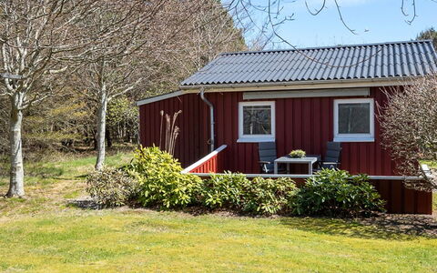 Ulfsten - 2Km from the Sea: Træ, Hus, Tag, Sommerhus, Busk, Hjem, Land Lot, Garden Bygninger, Sidespor, Skur