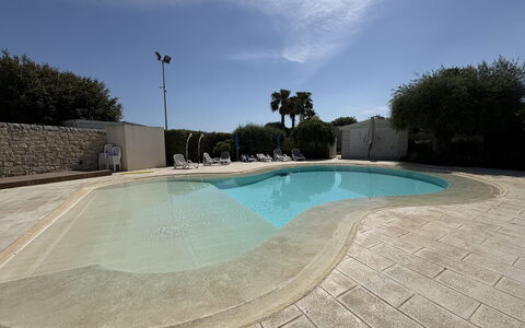 Villa Monaco: Svømmepøl, Kompositmateriale, Beton, Water Feature, Skygge, Udvej, Landscaping, Flise, Flise