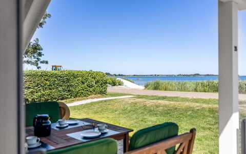 Amma - 15M from the Sea: Lejlighed, Arkitektur, Boligområde, Ejerlejlighed, Kompositmateriale, Urban Design, Altan, Blandet Brug, Skygge
