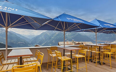 La Rosière 621: Bjergkæde, Restaurant, Paraply, Stol, Kam, Alps, Udendørs Møbler, Udendørs Bord, Eco Hotel