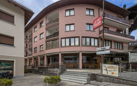 Bormio 37: Lejlighed, Arkitektur, Boligområde, Ejerlejlighed, Kompositmateriale, Urban Design, Altan, Blandet Brug, Skygge