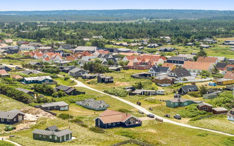 Nis - 75M from the Sea: Landskab, Boligområde, Almindeligt, Økoregion, Land Lot, Urban Design, Mark, Fugleperspektiv, Luftfotografering, Forstad