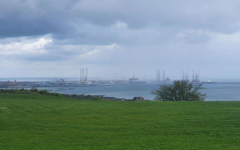 Gundula - 1.3Km from the Sea: Græs, Græs-, Horisont, Land Lot, Sky, Pasture, Coastal Og Oceaniske Landskabsformer, Eng, Hav