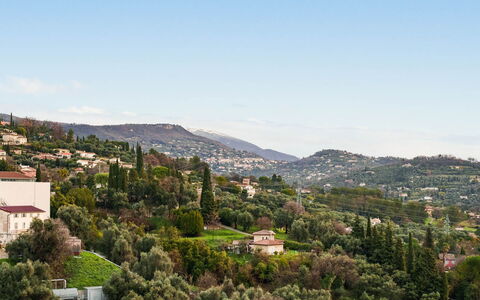 Grasse 613: Bygning, Væg, Vindue, Boligområde, Kvarter, Facade, Hus, Stad, Hjem, Altan