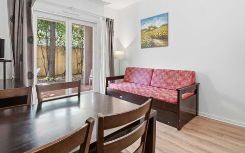 Grasse 617: Bejdse, Hårdttræ, Skygge, Veranda, Dæk, Planke, Udendørs Møbler, Altan, Walkway, Eco Hotel
