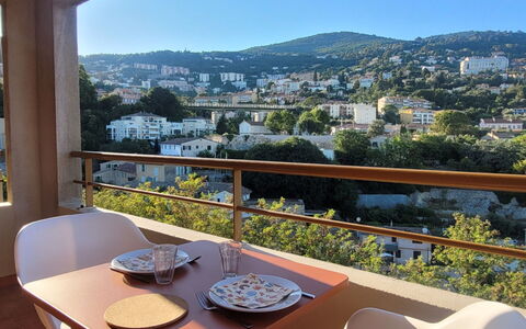 Grasse 637: Boligområde, Lejlighed, Altan, Skygge, Stol, Penthouselejlighed, Hotel