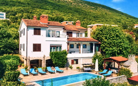 Labin 350: Boligområde, Bakke, Hus, Hjem, Udvej, Bjergkæde, Eco Hotel, Hill Station, Estate, Villa