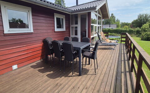 Vinny - 1Km from the Sea: Træ, Hårdttræ, Trægulve, Møbel, Bejdse, Planke, Dæk, Udendørs Møbler, Veranda, Sommerhus