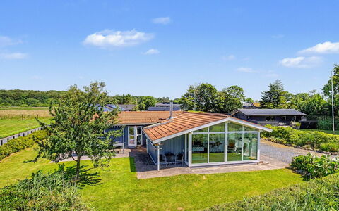 Aderice - 80M from the Sea: Hjem, Busk, Tag, Land Lot, Sommerhus, Bunddække, Estate, Have, Stuehus, Landscaping