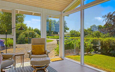 Aderice - 80M from the Sea: Veranda, Gulvbelægning, Etage, Hjem, Indretning, Loft, Møbel, Stol, Dør, Estate