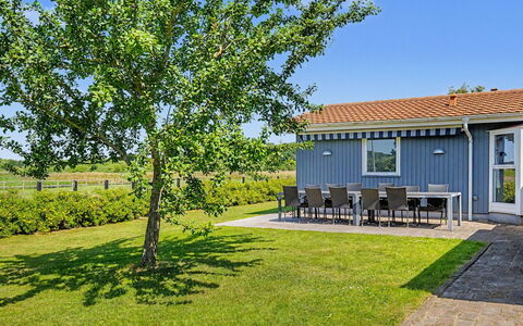 Aderice - 80M from the Sea: Hjem, Land Lot, Sommerhus, Lawn, Have, Skygge, Gård, Stuehus, Garden Bygninger, Estate