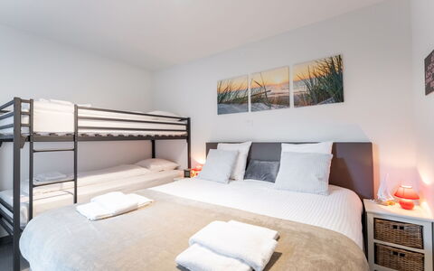 Cosy @ Sea: Seng, Soveværelse, Møbel, Indretning, Etage, Sengetøj, Sengetøj, Bed Frame, Pude, Hårdttræ