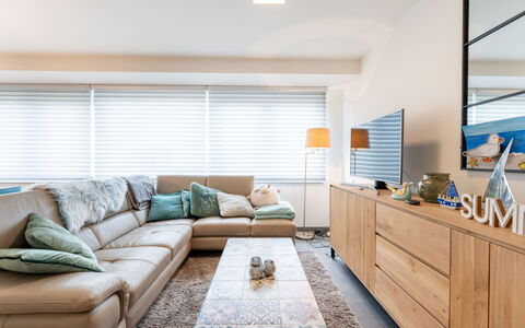 Cosy @ Sea: Møbel, Indretning, Couch, Gulvbelægning, Etage, Træ, Stue, Loft, Lejlighed, Hjem