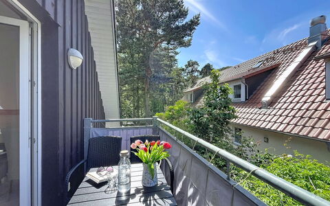 Tonis Strandidyll: Dæk, Skygge, Altan, Veranda, Gelænder, Udendørs Møbler, Hårdttræ, Stol, Udendørs Bord, Stueplante