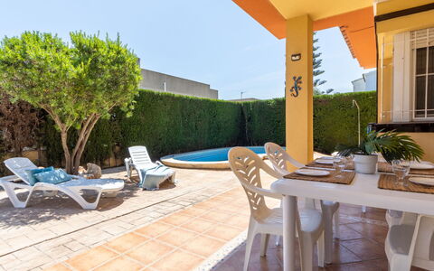 Lisa: Svømmepøl, Skygge, Estate, Udvej, Eco Hotel, Villa, Gård, Hotel, Backyard, Hacienda