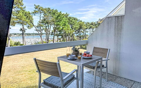 Les Terrasses du Port: Udendørs Møbler, Skygge, Stol, Altan, Dæk, Eco Hotel, Boardwalk, Gelænder, Walkway, Hegn
