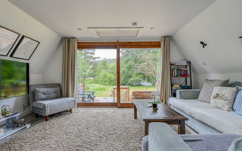 Loch Oich View (Lodge 6): Møbel, Indretning, Gulvbelægning, Træ, Couch, Etage, Stue, Loft, Hjem, Værelse