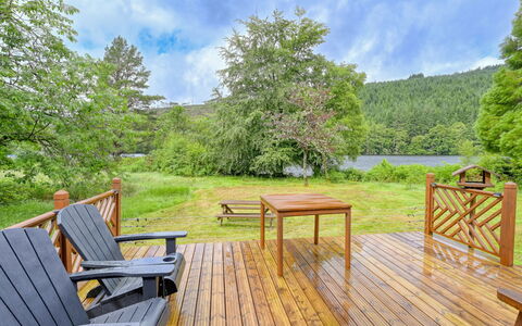 Loch Oich View (Lodge 6): Natur, Træ, Naturlige Landskab, Landskab, Hårdttræ, Sø, Naturreservat, Skov, Bejdse, Dæk