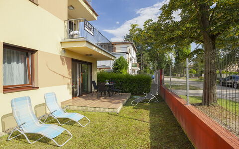Patti 1: Møbel, Køkken & Spisebord, Stol, Etage, Hav, Altan, Ocean, Udvej, Eco Hotel, Spisestue