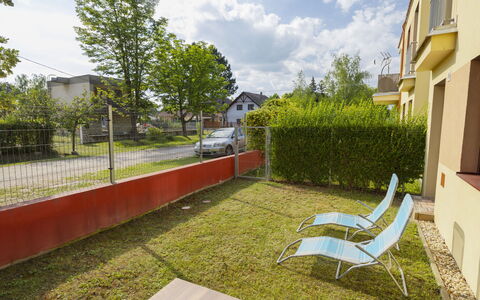 Patti 1: Møbel, Køkken & Spisebord, Stol, Etage, Hav, Altan, Ocean, Udvej, Eco Hotel, Spisestue