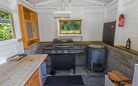 Whispering Woods: Træ, Større Bandage, Køkken, Køkken Apparat, Komfur, Husholdningsapparat, Countertop, Komfur, Hårdttræ, Cabinetry