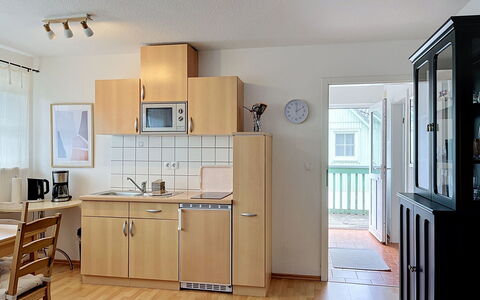 Hohe Kiefern: Møbel, Træ, Gulvbelægning, Indretning, Køkken, Etage, Værelse, Countertop, Cabinetry, Større Bandage