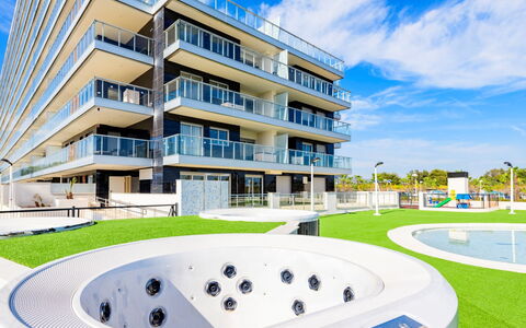 Ciudad Jardin Ii: Familie Bil, Lejlighed, Luksus Køretøj, Stor Mellemklassebil, Parkering, Sedan, Kompakt Bil, Bybil