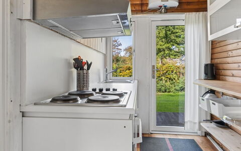 Vilmar - 450M from the Sea: Køkken, Træ, Køkken Apparat, Countertop, Større Bandage, Gulvbelægning, Indretning, Komfur, Etage, Husholdningsapparat