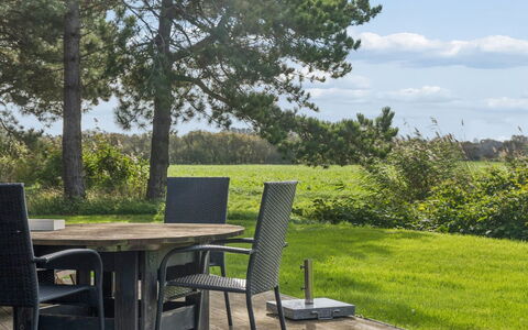 Vilmar - 450M from the Sea: Møbel, Udendørs Møbler, Stol, Udendørs Bord, Land Lot, Hårdttræ, Have, Lawn, Skygge, Bejdse