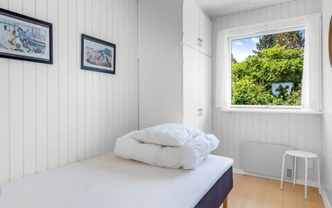 Tabetha - 800M from the Sea: Træ, Soveværelse, Seng, Gulvbelægning, Etage, Sengetøj, Sengetøj, Bed Frame, Hårdttræ, Planke
