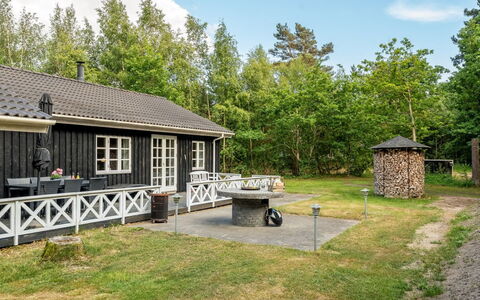 Alivia - 500M from the Sea: Sommerhus, Hus, Tag, Hjem, Have, Garden Bygninger, Backyard, Gård, Estate, Lawn