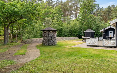 Alivia - 500M from the Sea: Træ, Land Lot, Tag, Landdistrikt, Sommerhus, Have, Garden Bygninger, Skygge, Landscaping, Backyard