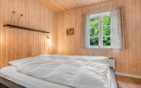 Alivia - 500M from the Sea: Seng, Soveværelse, Træ, Sengetøj, Indretning, Etage, Sengetøj, Gulvbelægning, Loft, Bed Frame