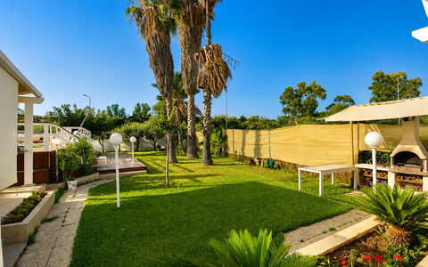Le Vele della Contea: Land Lot, Have, Lawn, Skygge, Landscaping, Estate, Udvej, Gård, Eco Hotel, Hacienda