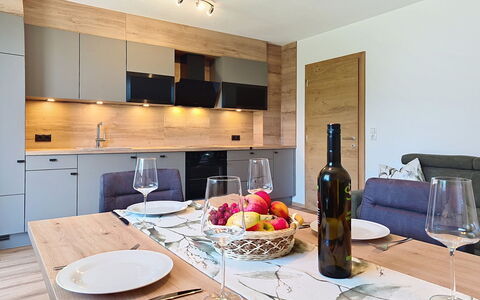 Eben: Møbel, Indretning, Gulvbelægning, Countertop, Køkken, Træ, Lysarmatur, Loft, Etage, Køkken & Spisebord
