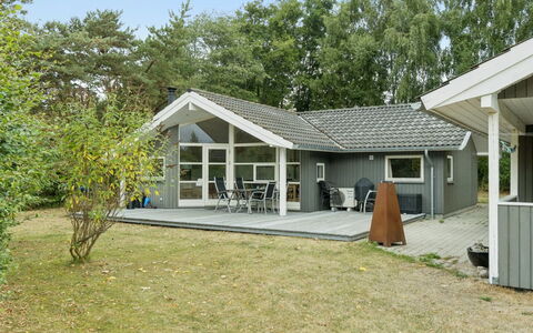 Veljan - 300M from the Sea: Hus, Tag, Hjem, Sommerhus, Busk, Bunddække, Estate, Stuehus, Sidespor, Garden Bygninger