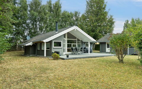 Veljan - 300M from the Sea: Hus, Tag, Hjem, Sommerhus, Busk, Bunddække, Estate, Stuehus, Sidespor, Garden Bygninger
