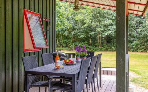 Arleta - 2Km from the Sea: Tag, Hus, Land Lot, Hjem, Sommerhus, Estate, Garden Bygninger, Skygge, Bjælkehytte, Landscaping