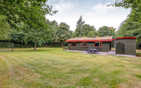 Arleta - 2Km from the Sea: Tag, Hus, Land Lot, Hjem, Sommerhus, Estate, Garden Bygninger, Skygge, Bjælkehytte, Landscaping
